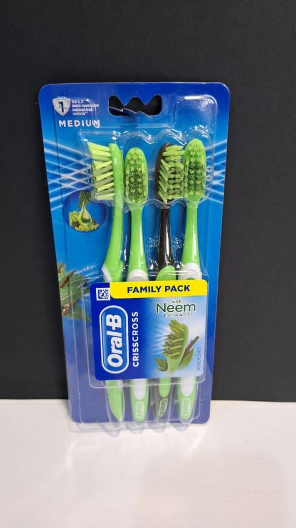 مسواک اورال بی مدل فمیلی پک Family Pack با برس متوسط بسته 4 عددی - Image 1